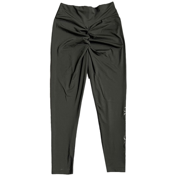 LOVER’S LANE BLACK MID RISE LEGGINGS WITH RUCHED BACK AND LOGO SIZE SMALL - Picture 8 of 10